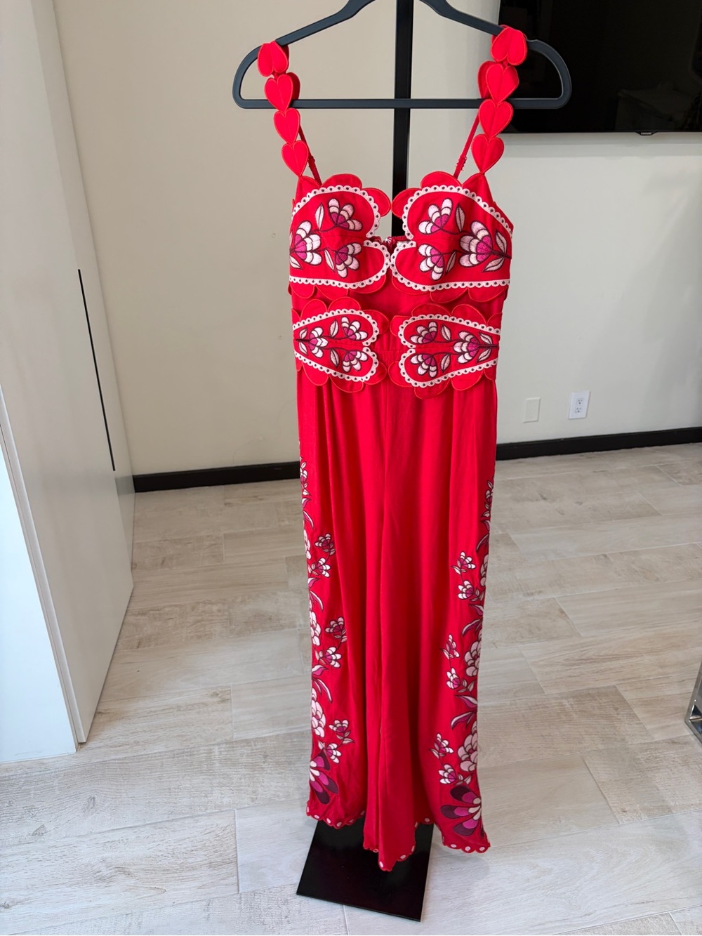 Farm Rio: LOVELY PINEAPPLES
PINK EMBROIDERED Sleeveless JUMPSUIT - Picture 7 of 12